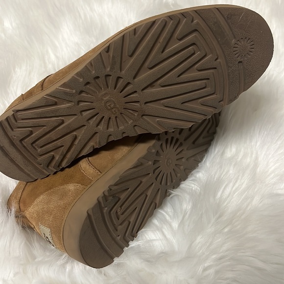 UGG Boots - Picture 5 of 5
